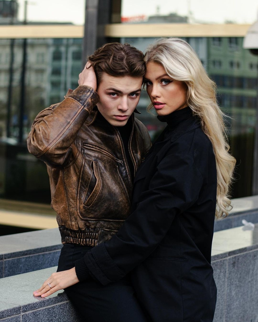 Ngay trong đêm chung kết, những hình ảnh Justýna Zedníková xuất hiện bên bạn trai được đăng tải trên các diễn đàn sắc đẹp. Tân hoa hậu cùng bạn trai cũng không ngần ngại trao nhau nụ hôn lãng mạn trước ống kính.