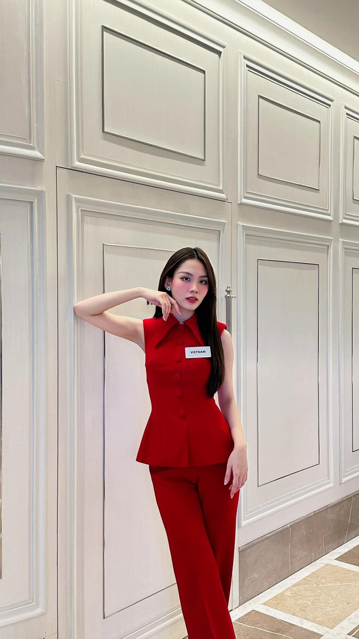 Trong hành trình kéo dài hơn 20 ngày tại Ấn Độ, Mai Phương được nhận xét đã làm tốt vai trò của một đại diện Việt Nam ở sân chơi nhan sắc lớn nhất hành tinh. Với lợi thế kỹ năng tiếng Anh IELST 8.0 và khả năng giao tiếp, ứng xử nhạy bén, Mai Phương đã giao lưu và kết nối với các thí sinh, ban tổ chức.