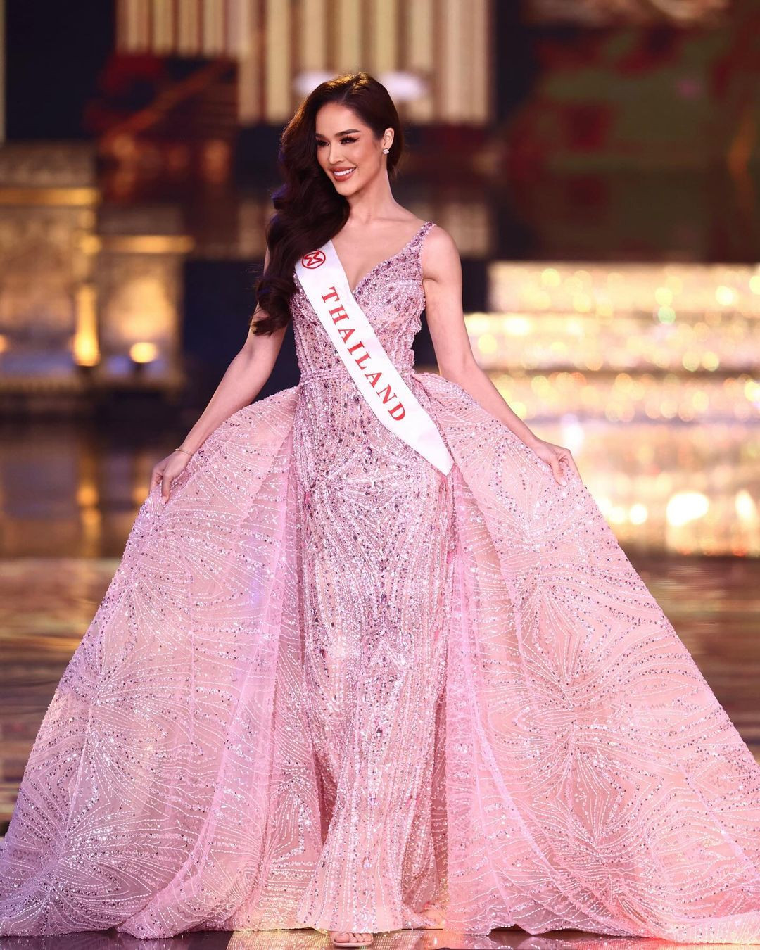 Tharina Botes trong chung kết Hoa hậu Thế giới 2024.