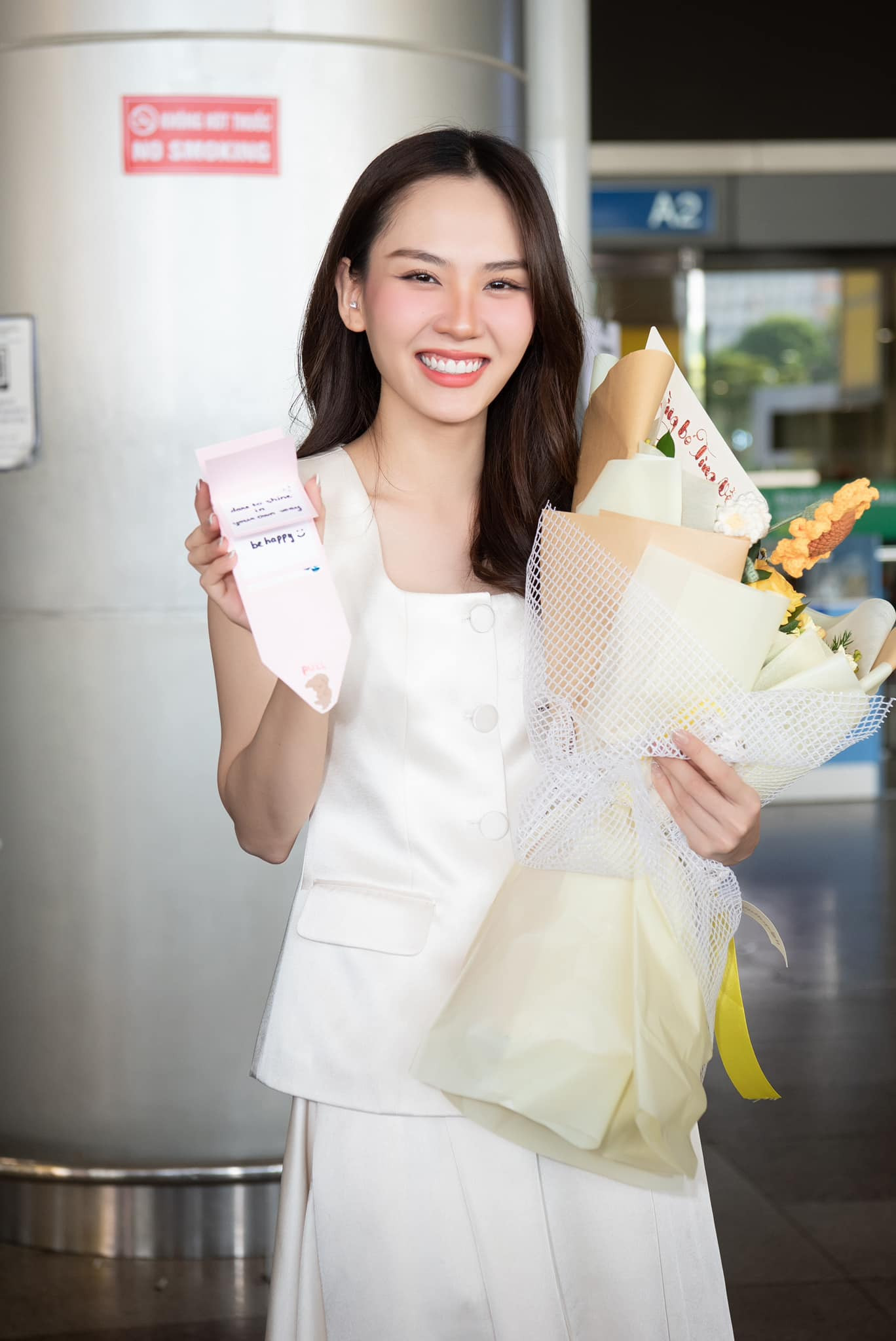 Chia sẻ về hành trình tại Miss World, Mai Phương cho biết: "Việt Nam đã để lại trong mắt bạn bè quốc tế hình ảnh ấm áp. Khi nghĩ đến Việt Nam, họ sẽ nghĩ đến sự ấm bụng, sự chữa lành, giúp đỡ lẫn nhau. Khi bạn tân hoa hậu bước những bước đi đầu tiên, tất cả người chiến thắng đều đứng lên chúc mừng, đó là hình ảnh rất đẹp".