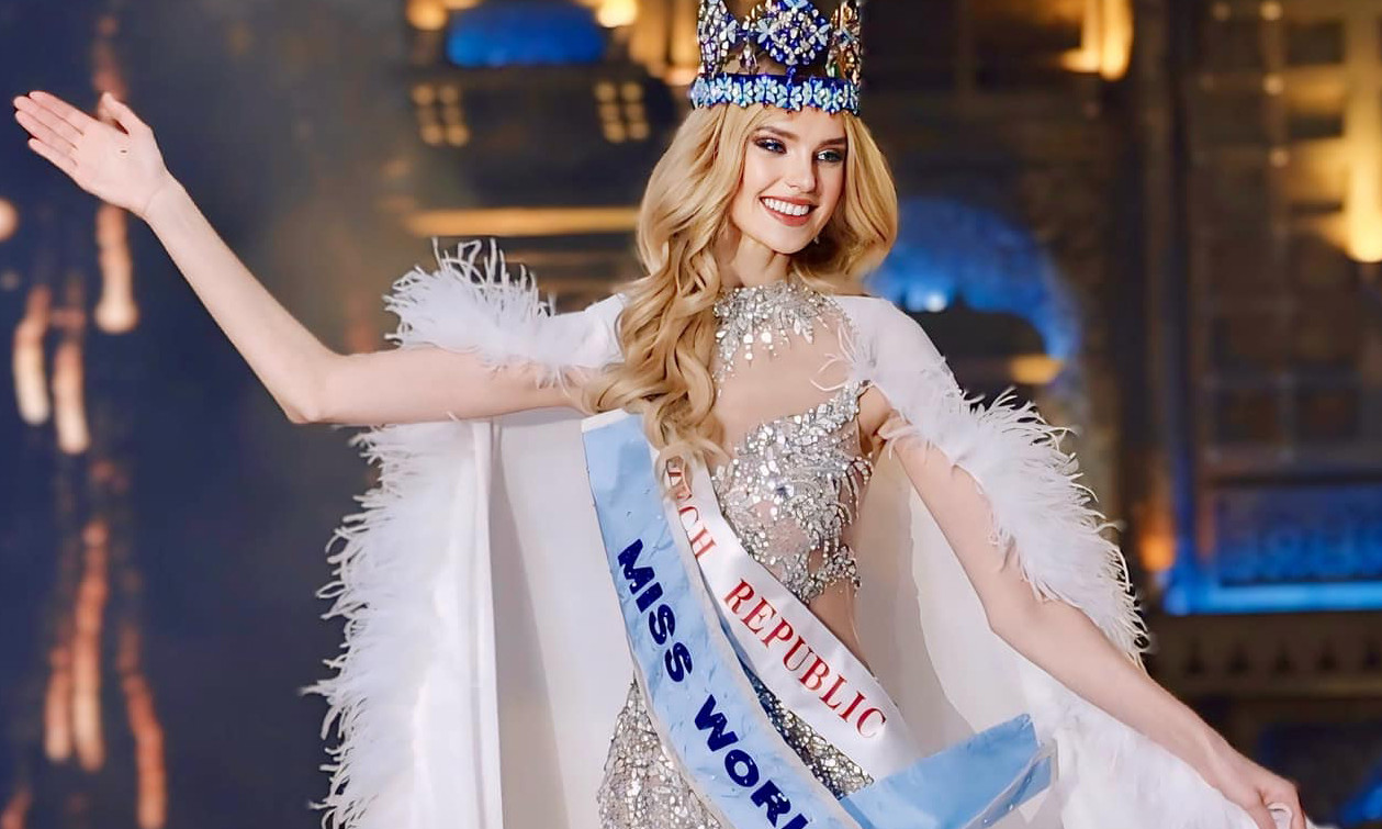 Krystyna Pyszková chia tay bạn trai sau khi đăng quang Hoa hậu Cộng hòa Czech 2022.