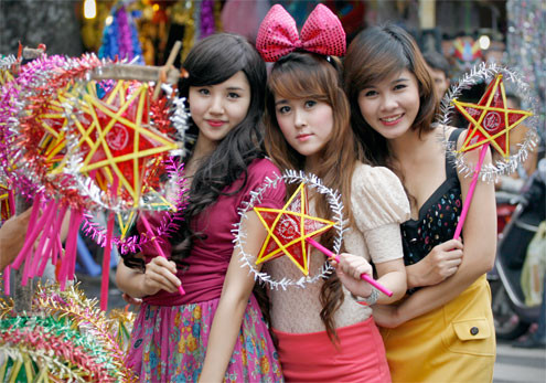 Trung thu không thể thiếu được những chiếc đèn ông sao mang đậm tính truyền thống của dân tộc.