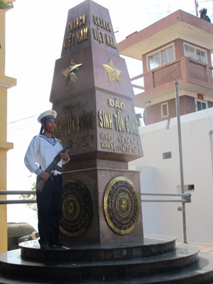 Cột mốc đảo Sinh Tồn Đông, khẳng định chủ quyền biển đảo của Việt Nam