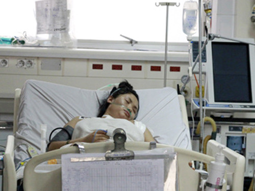 Cô giáo Huyển vẫn đang được điều trị tại phòng hồi sức tích cực 3