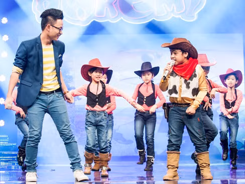 Tham gia Gala Tết 2013 Đồ Rê Mí, Trúc Nhân hát cặp với bé Phúc Nguyên