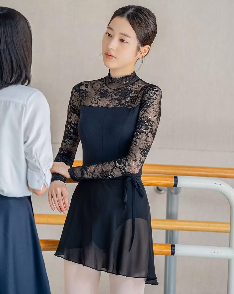 Những điều Jang Da Ah làm được nằm ngoài tưởng tượng của khán giả. Trước khi phim lên sóng, cô bị hoài nghi về diễn xuất. Nhiều người cho rằng đóng vai phản diện trong phim đầu tay là quá sức đối với cô gái chưa có kinh nghiệm đóng phim như Jang Da Ah. Thời điểm trailer lên sóng, không ít người chỉ ra cử động miệng của người đẹp bị gượng gạo.