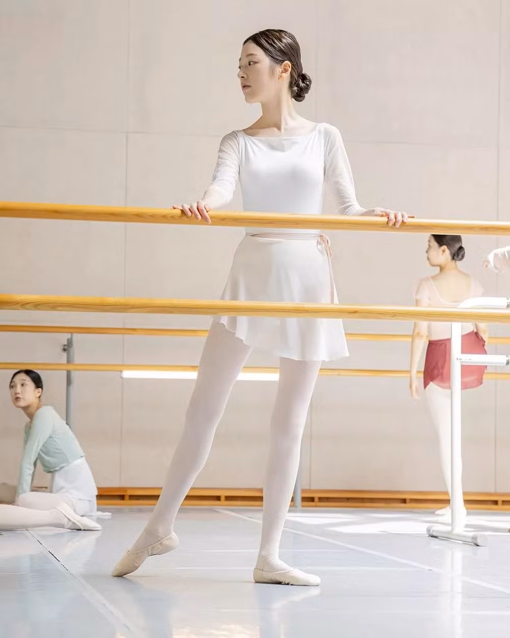 Những điều Jang Da Ah làm được nằm ngoài tưởng tượng của khán giả. Trước khi phim lên sóng, cô bị hoài nghi về diễn xuất. Nhiều người cho rằng đóng vai phản diện trong phim đầu tay là quá sức đối với cô gái chưa có kinh nghiệm đóng phim như Jang Da Ah. Thời điểm trailer lên sóng, không ít người chỉ ra cử động miệng của người đẹp bị gượng gạo.