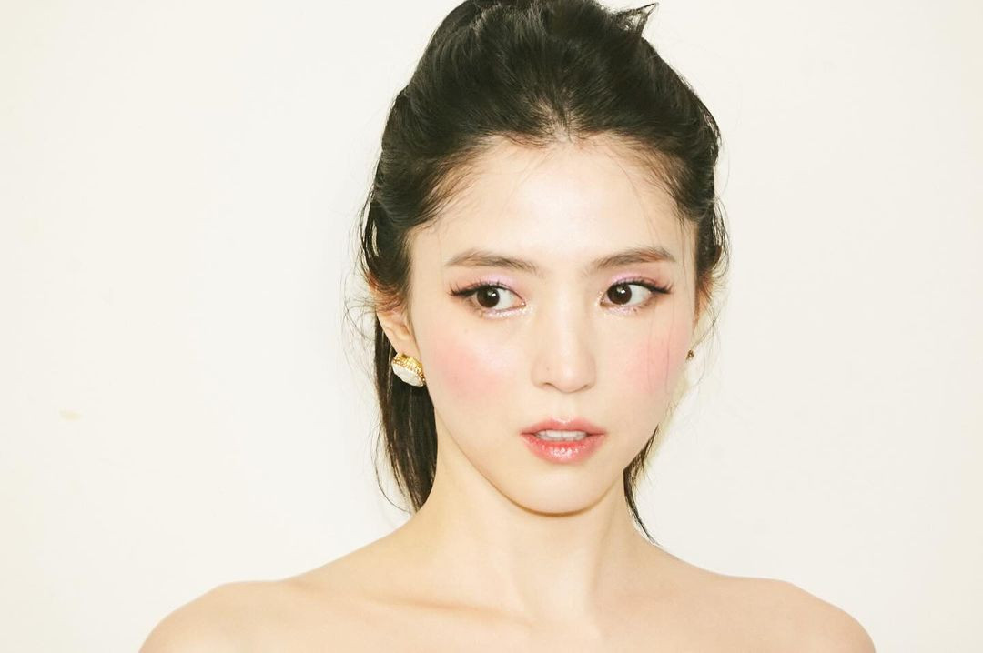 Han So Hee gây chú ý với tâm thư dài khơi lại chuyện tình tay ba với Ryu Joon Yeol và Hyeri sau khi tái xuất mạng xã hội. Ảnh: IG. Han So Hee gây chú ý với tâm thư dài khơi lại chuyện tình tay ba với Ryu Joon Yeol và Hyeri sau khi tái xuất mạng xã hội. Ảnh: IG.