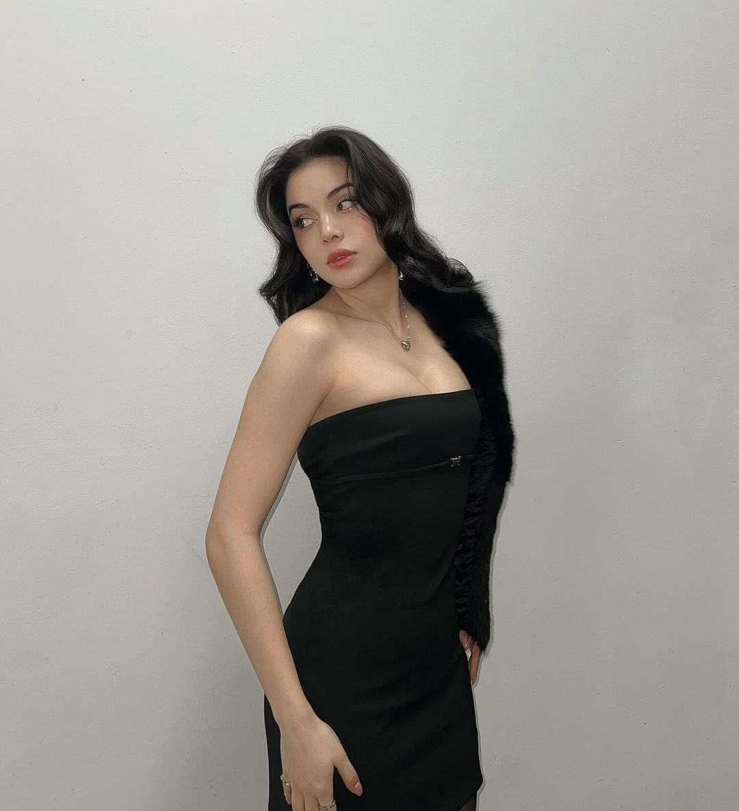 Trong vòng hỏi đáp cuối cùng, Andersen đã phát biểu về tầm quan trọng của giáo dục và trao quyền cho phụ nữ ở Myanmar, được giám khảo đánh giá cao.