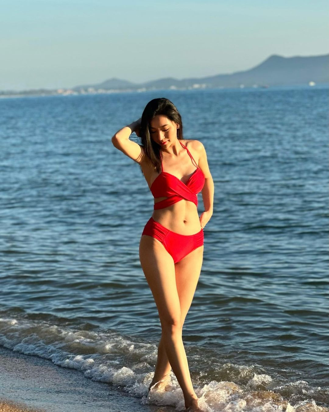 Tân Hoa hậu Hoàn vũ Lào có hình thể cân đối.