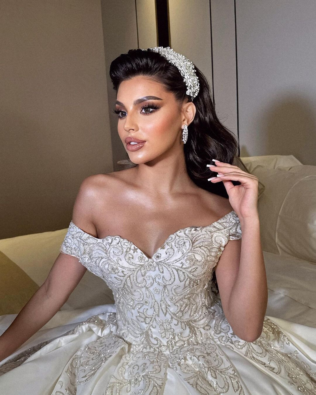 Để giành được ngôi vị cao quý, người đẹp đã phải vượt qua 51 đối thủ.