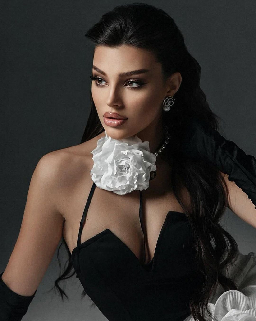 Ekaterina Romanova là diễn viên, người mẫu nổi tiếng tại quê nhà.