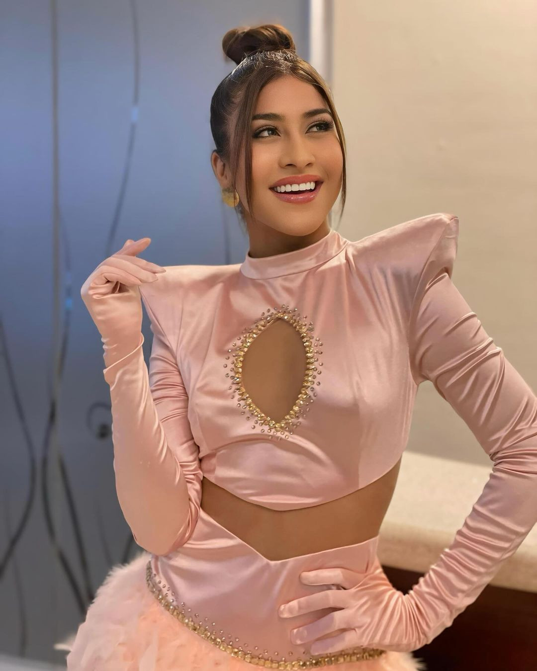 Việc được bổ nhiệm lên ngôi hoa hậu từ vị trí Á hậu cũng được cho là trở ngại với Julia Aguilar trong quá trình tham dự Miss World lần thứ 72 vì mới đây ban tổ chức Hoa hậu Thế giới yêu cầu các quốc gia phải cử người chiến thắng cao nhất đến dự thi.