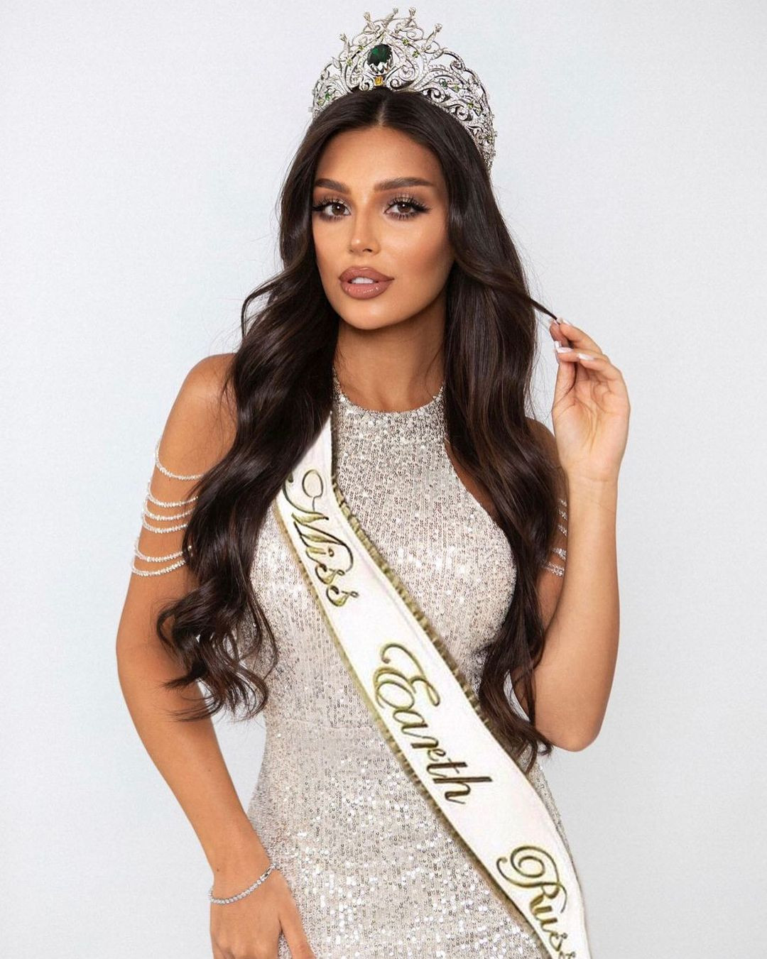 Ngày 31/5, người đẹp Ekaterina Romanova đã được bổ nhiệm làm Hoa hậu Trái Đất Nga 2024. Cô đại diện nước Nga sang Việt Nam tham dự cuộc thi Hoa hậu Trái Đất 2024.