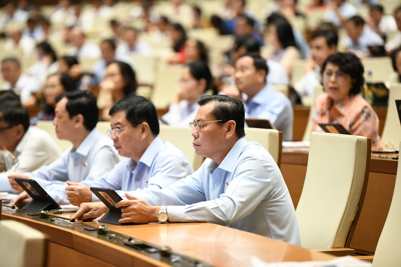 Quốc hội biểu quyết thông qua Luật TTATGTĐB. Ảnh: Như Ý