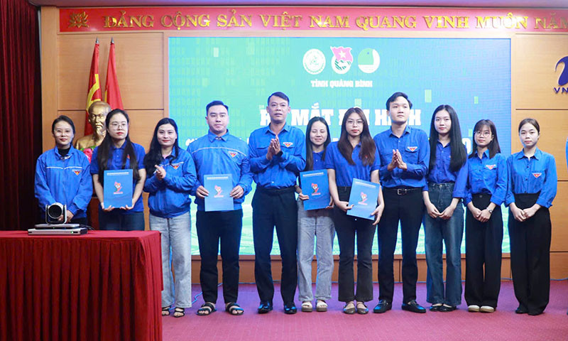 Đội hình "Bình dân học vụ số".