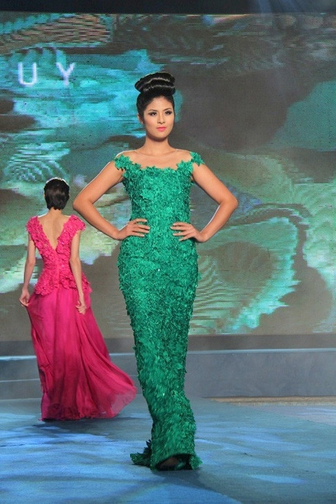 Không quá xa hoa, lộng lẫy nhưng Ngọc Hân vẫn cuốn hút bởi vẻ đẹp nền nã, đằm thắm