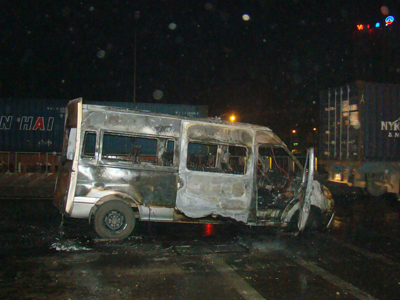 Hiện trường chiếc xe bị cháy