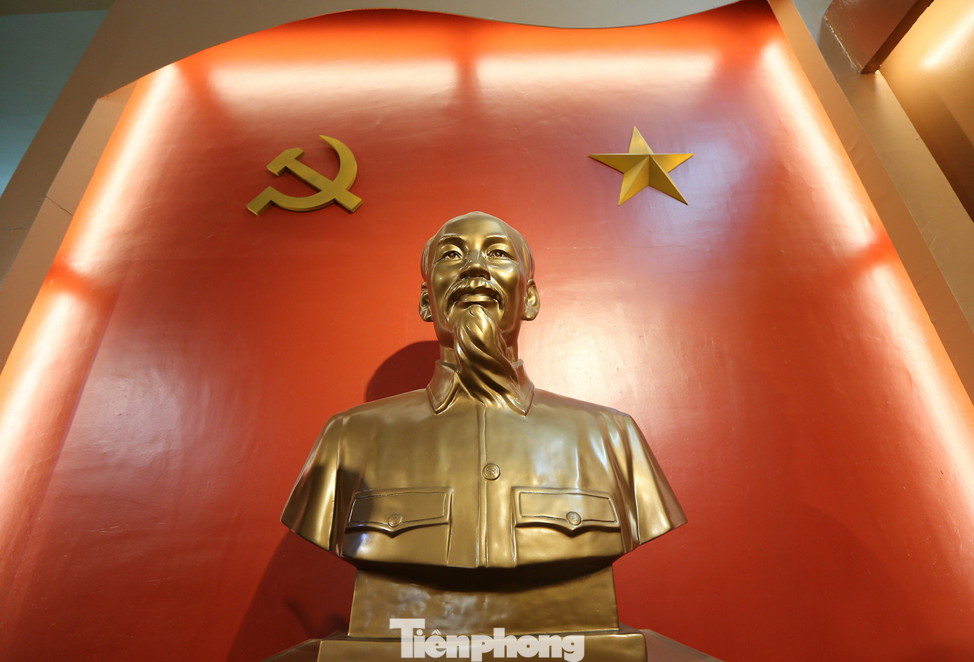 Ngôi nhà số 48 Hàng Ngang, Hà Nội, nơi Chủ tịch Hồ Chí Minh viết bản Tuyên ngôn độc lập.