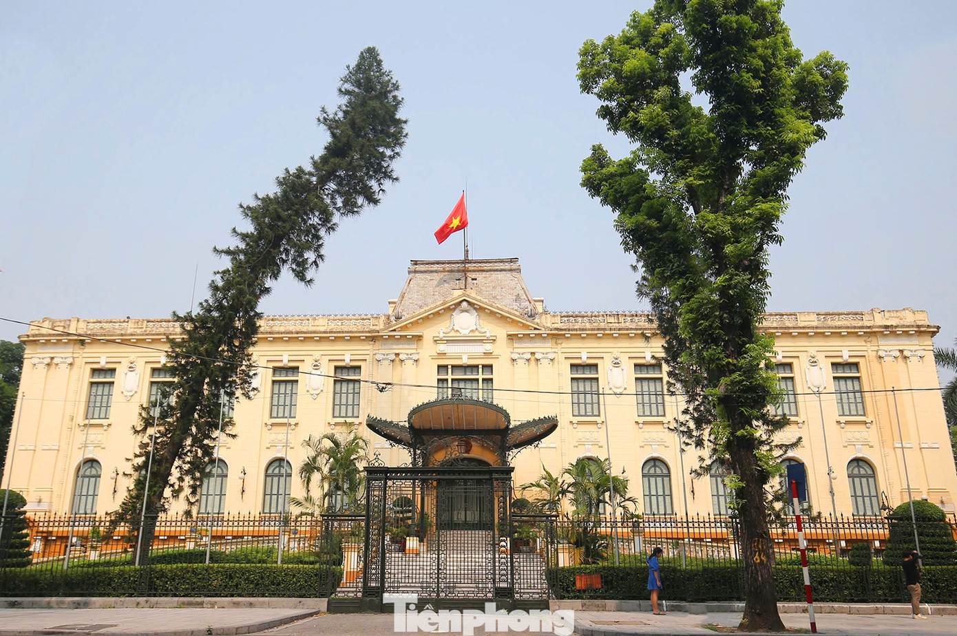 Bắc Bộ Phủ và vườn hoa Con cóc.