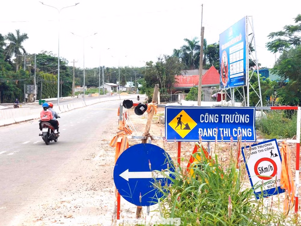 Công trình nâng cấp, mở rộng đường ĐT 744 đoạn Km12 - Km32 (đoạn thuộc huyện Dầu Tiếng) là đoạn tuyến cuối của toàn bộ dự án.