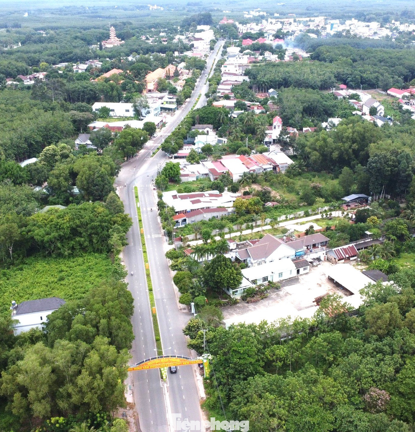 Công trình nâng cấp, mở rộng tuyến ĐT 744 được tính đầu tuyến từ TP Thủ Dầu Một đến thị trấn Dầu Tiếng, huyện Dầu Tiếng (Bình Dương) có chiều dài khoảng 66km, tổng mức đầu tư gần 1.459 tỷ đồng, được triển khai thực hiện từ năm 2016. Công trình nâng cấp, mở rộng tuyến ĐT 744 được tính đầu tuyến từ TP Thủ Dầu Một đến thị trấn Dầu Tiếng, huyện Dầu Tiếng (Bình Dương) có chiều dài khoảng 66km, tổng mức đầu tư gần 1.459 tỷ đồng, được triển khai thực hiện từ năm 2016.