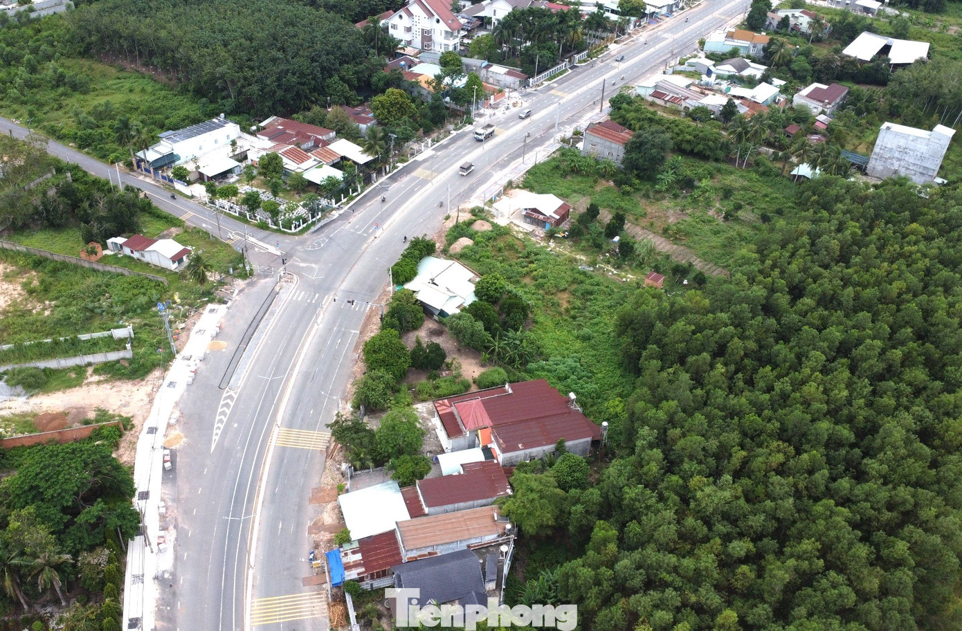 Trong quá trình đầu tư xây dựng, đường ĐT 744 đoạn Thủ Dầu Một – Dầu Tiếng được triển khai thành nhiều giai đoạn, với 5 dự án thành phần. Trong quá trình đầu tư xây dựng, đường ĐT 744 đoạn Thủ Dầu Một – Dầu Tiếng được triển khai thành nhiều giai đoạn, với 5 dự án thành phần.