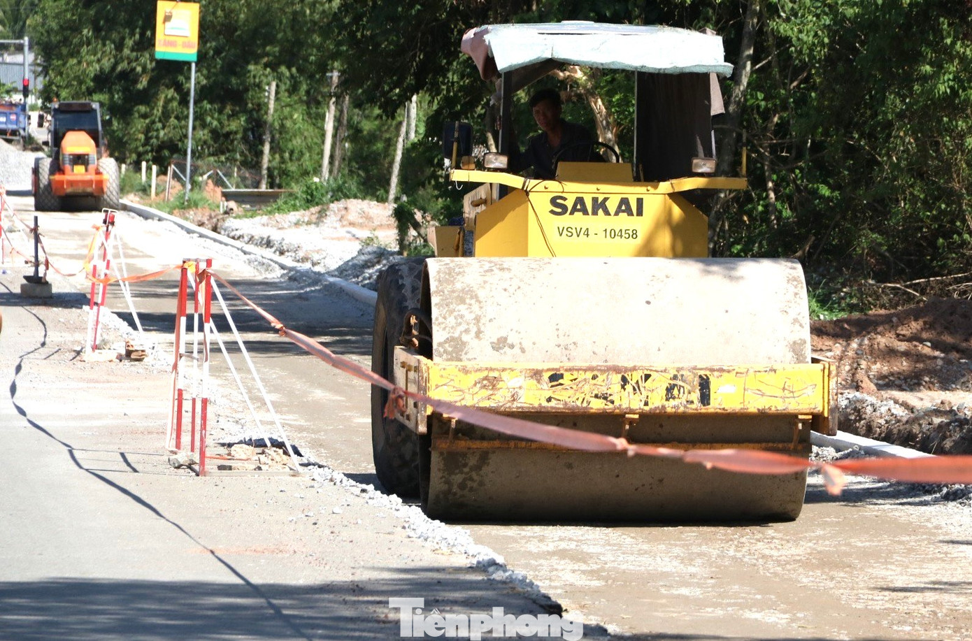 Thi công tại dự án nâng cấp, mở rộng ĐT 744 Thi công tại dự án nâng cấp, mở rộng ĐT 744