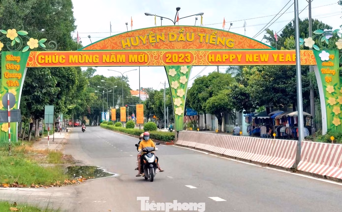 Cổng chào huyện Dầu Tiếng