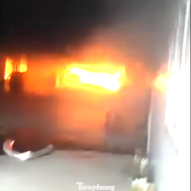 Bên trong khu nhà xưởng