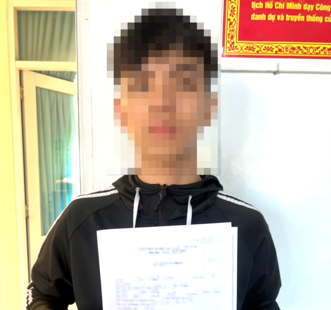 T.V.L nhận quyết định xử lý vi phạm hành chính tại cơ quan công an T.V.L nhận quyết định xử lý vi phạm hành chính tại cơ quan công an