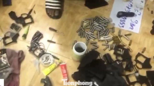 Công đoạn sản xuất súng của đối tượng Công đoạn sản xuất súng của đối tượng