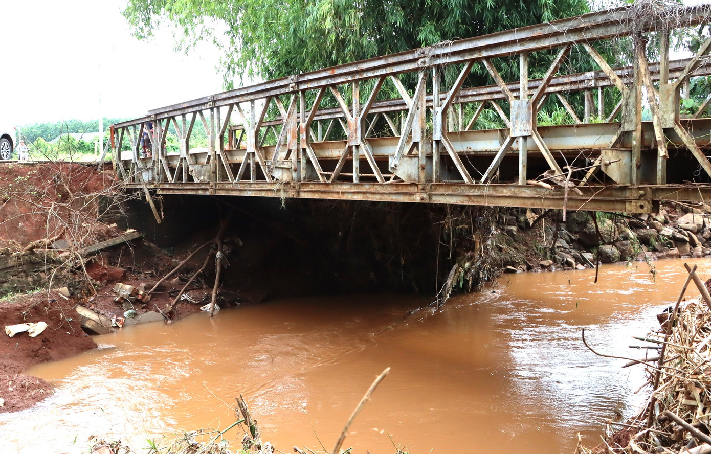 Cây cầu xuống cấp nghiêm trọng