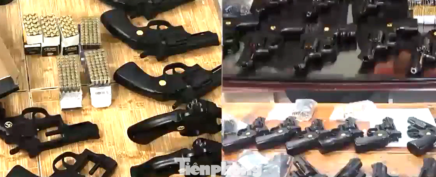 Hàng chục khẩu súng hoàn chỉnh Hàng chục khẩu súng hoàn chỉnh