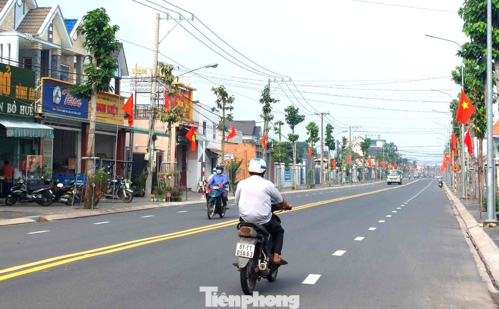 Thành phố Thủ Dầu Một là đô thị hạt nhân phát triển của tỉnh Bình Dương, kết nối với các đô thị xung quanh qua các tuyến đường liên tỉnh gồm: quốc lộ 13, Mỹ Phước Tân Vạn, ĐT 741, ĐT 742, ĐT 743, ĐT 744, ĐT 745… tạo động lực chính thuận lợi cho các đô thị này phát triển.