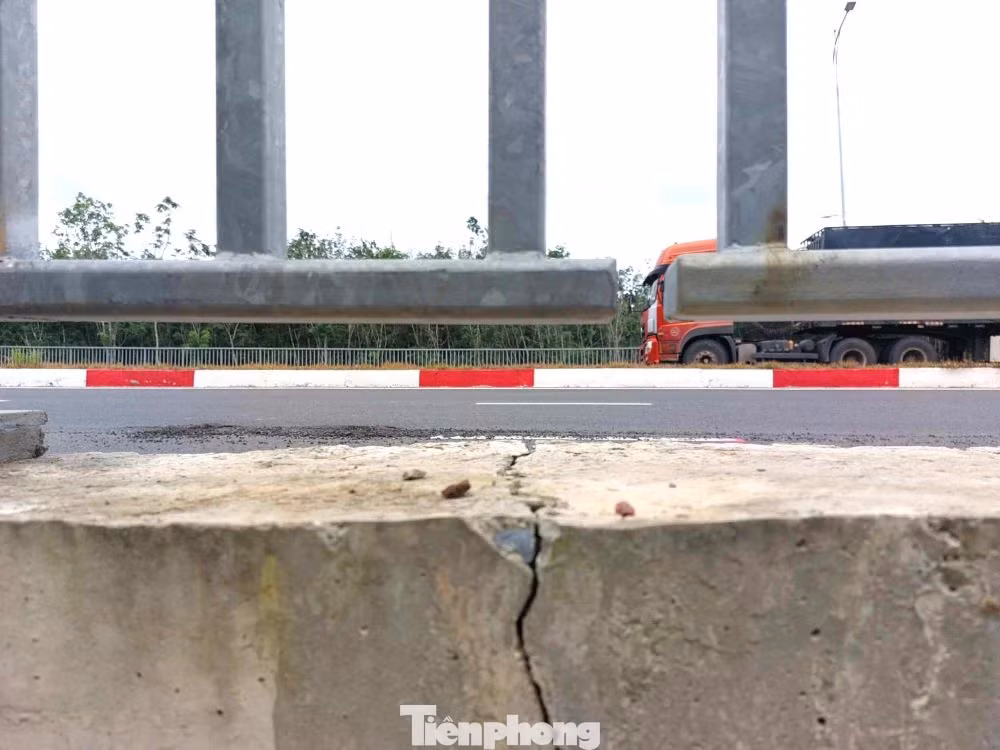 Công trình xuống cấp, xuất hiện vết nứt