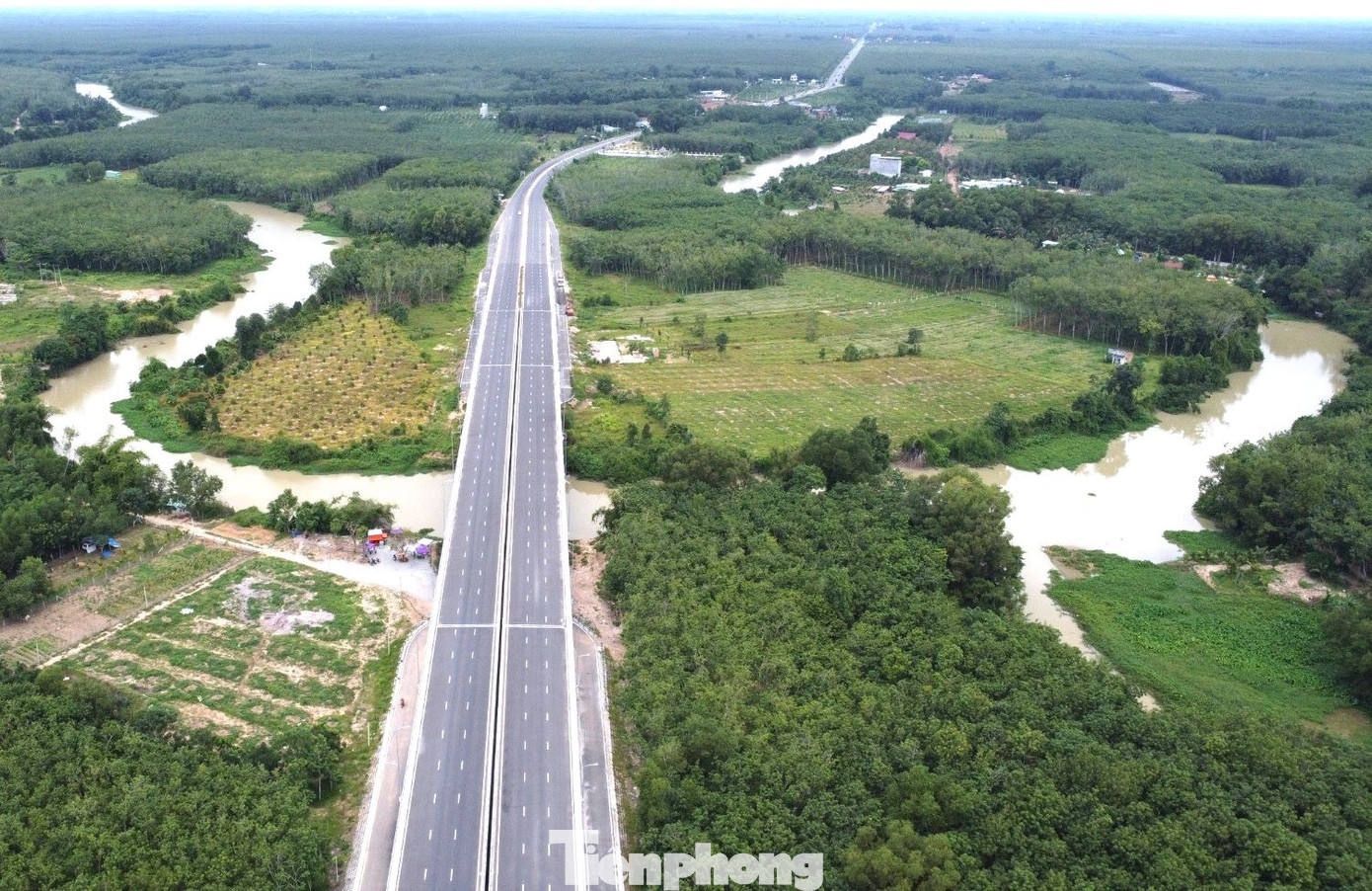 Cuối tháng 12/2022, UBND tỉnh Bình Dương đã tổ chức lễ khánh thành công trình xây dựng đường và cầu kết nối tỉnh Bình Dương và tỉnh Tây Ninh. Dự án được phê duyệt cuối năm 2019, đến giữa năm 2020 thì khởi công xây dựng.