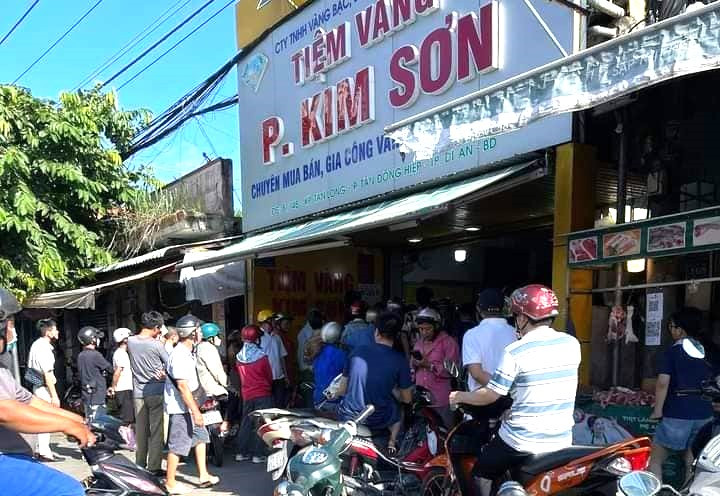 Tiệm vàng nơi xảy ra vụ cướp