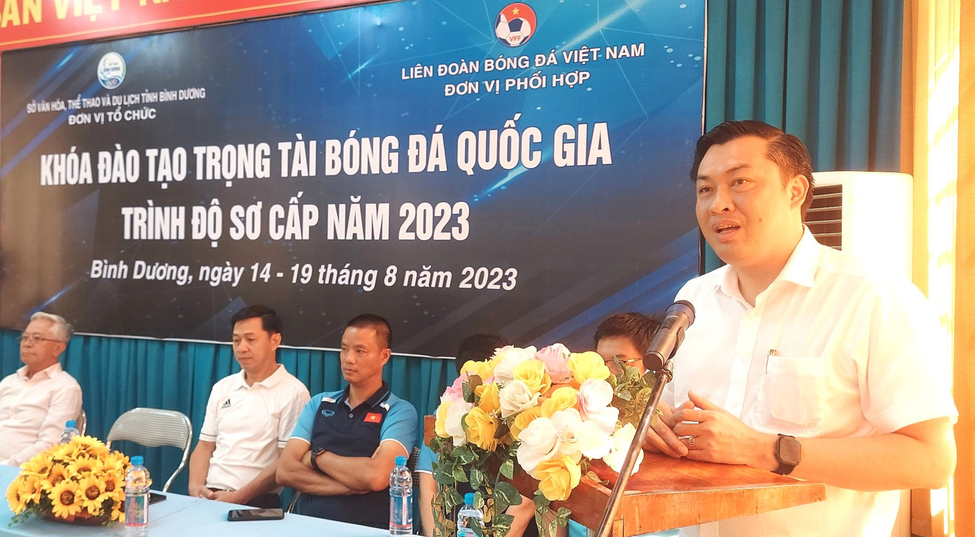 Ông Cao Văn Chóng, Phó giám đốc Sở Văn hóa, Thể thao và Du lịch Bình Dương phát biểu