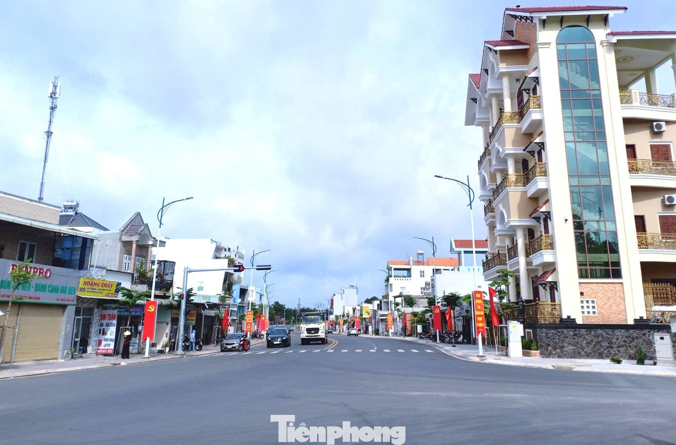 Công trình nâng cấp, mở rộng đường từ Kho bạc Bến Cát đến Cầu Quan được UBND tỉnh Bình Dương phê duyệt dự án tại Quyết định số 3044, với tổng mức đầu tư 305 tỷ đồng bằng nguồn vốn ngân sách tỉnh, bao gồm hạng mục đường và cầu.