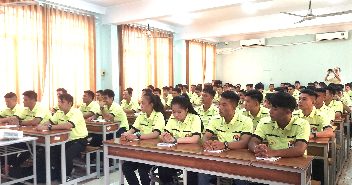 Có gần 80 học viên tham gia khóa đạo tạo trọng tài bóng đá quốc gia lần đầu tổ chức tại Bình Dương