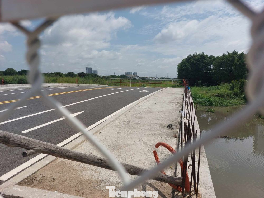 Ngày 13/12/2002, Chủ tịch UBND tỉnh Bình Dương có Quyết định số 6707 về việc phê duyệt quy hoạch chi tiết khu nhà vườn, biệt thự Vườn Cau (Khu A), thị trấn Lái Thiêu, huyện Thuận An (nay là thành phố Thuận An), tỉnh Bình Dương. Ngày 13/12/2002, Chủ tịch UBND tỉnh Bình Dương có Quyết định số 6707 về việc phê duyệt quy hoạch chi tiết khu nhà vườn, biệt thự Vườn Cau (Khu A), thị trấn Lái Thiêu, huyện Thuận An (nay là thành phố Thuận An), tỉnh Bình Dương.