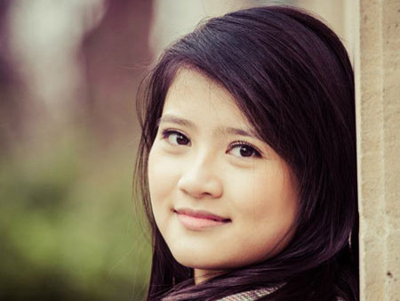 Cô cựu nữ sinh Chu Văn An mang vẻ đẹp đằm thắm, dịu dàng của người con gái Hà Thành