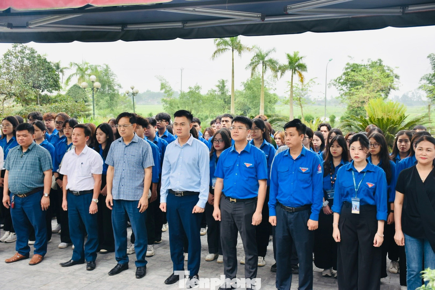 Trong chuyến hành trình, đoàn đại biểu đã tổ chức dâng hương tưởng niệm Cố Tổng Bí thư Trần Phú, Anh hùng Liệt sĩ Lý Tự Trọng và các Anh hùng Liệt sĩ TNXP Ngã ba Đồng Lộc.