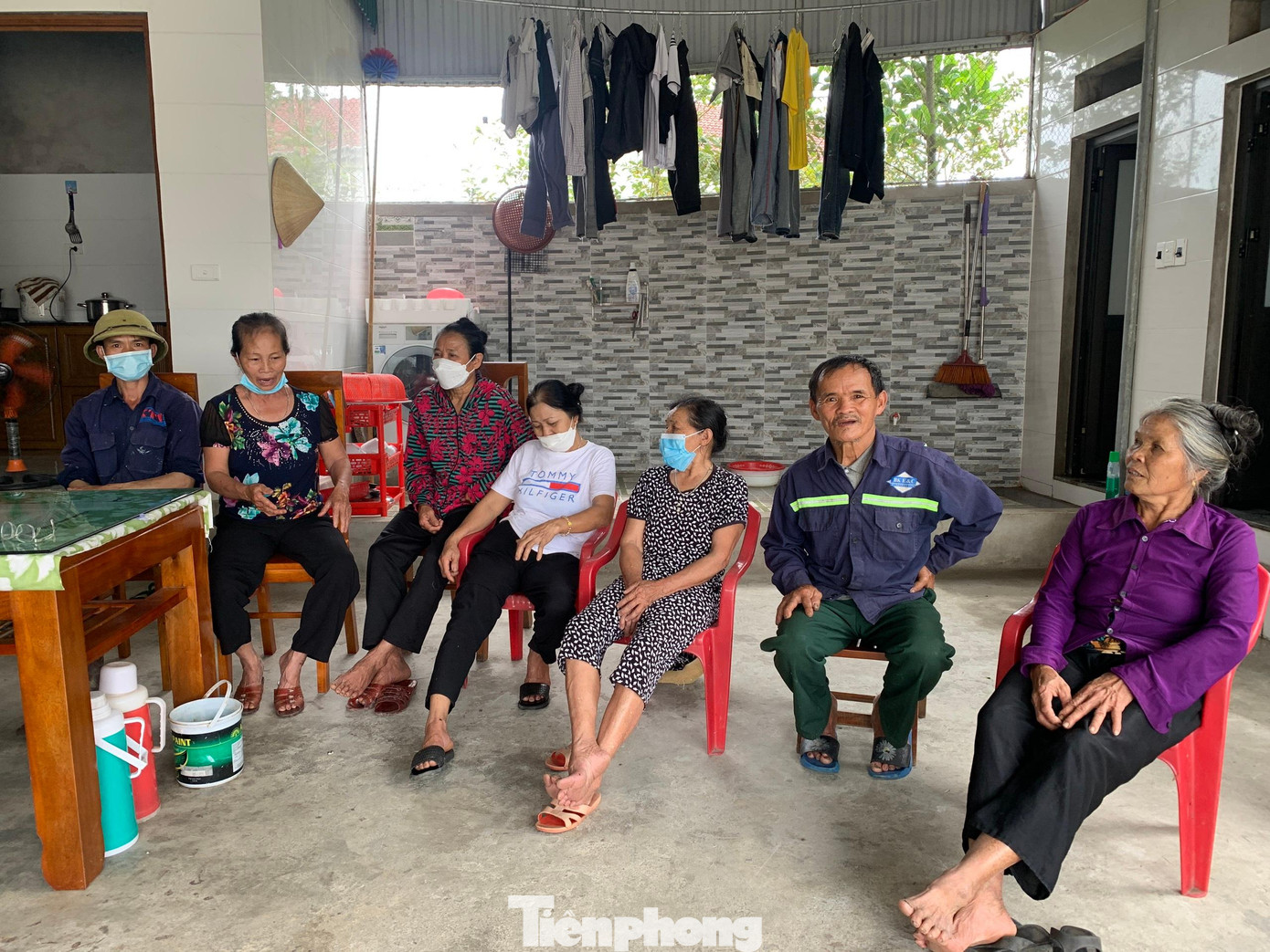 Nhiều hộ dân phản ánh việc xây cổng, khoá cổng khiến cuộc sống của họ bị ảnh hưởng.