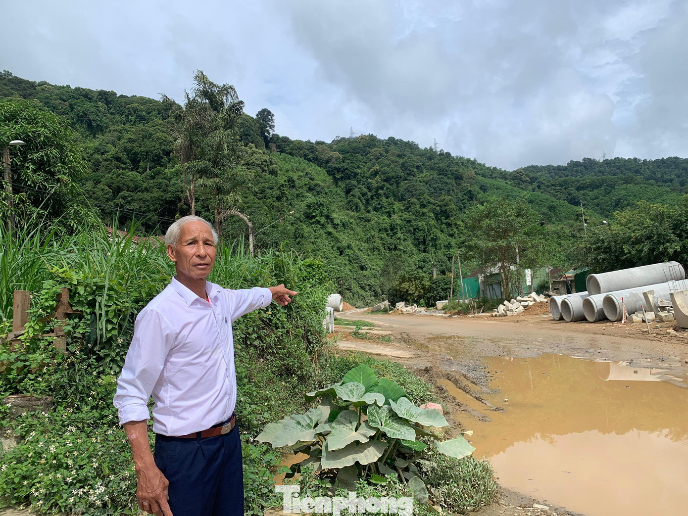 Trưởng thôn Kim Cương 2 chỉ ra những bất thường trong công tác đền bù giải phóng mặt bằng dự án nâng cấp mở rộng đường quốc lộ 8A. Trưởng thôn Kim Cương 2 chỉ ra những bất thường trong công tác đền bù giải phóng mặt bằng dự án nâng cấp mở rộng đường quốc lộ 8A.