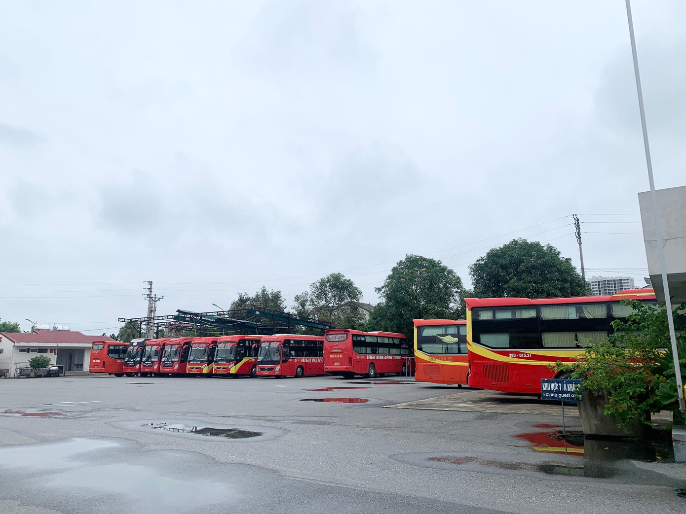 Xe khách tuyến Hà Tĩnh - TPHCM chưa thể hoạt động trở lại.