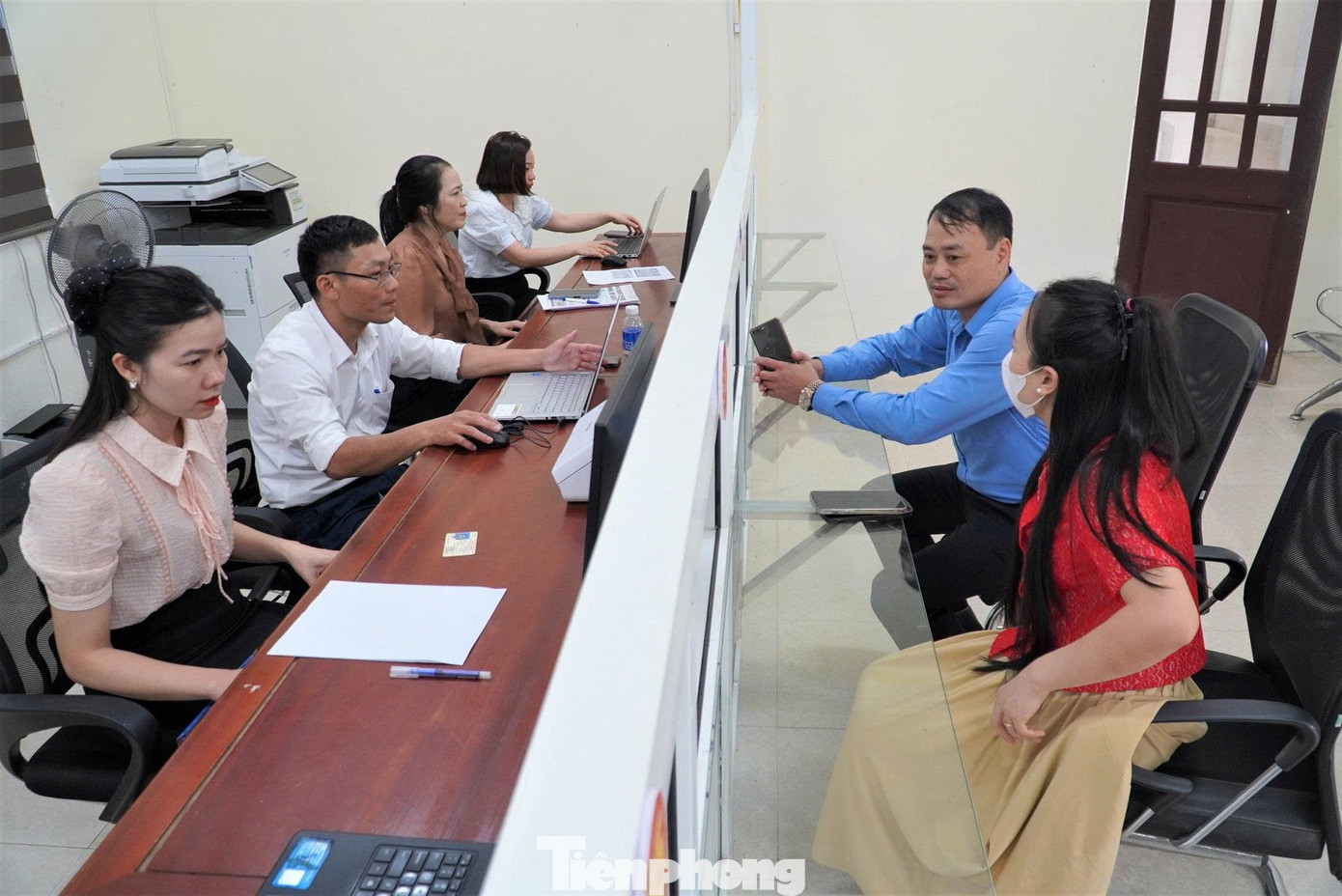 Theo lãnh đạo phường Thạch Hạ, để chuẩn bị thử nghiệm, địa phương đặc biệt quan tâm tới cơ sở vật chất, bổ sung máy móc, thiết bị. Đặc biệt, đơn vị đã tu sửa cơ sở vật chất, tập huấn cho cán bộ, công chức và nâng cấp hệ thống trang thiết bị ứng dụng công nghệ thông tin, phần mềm để tích hợp giữa chính quyền hai cấp.