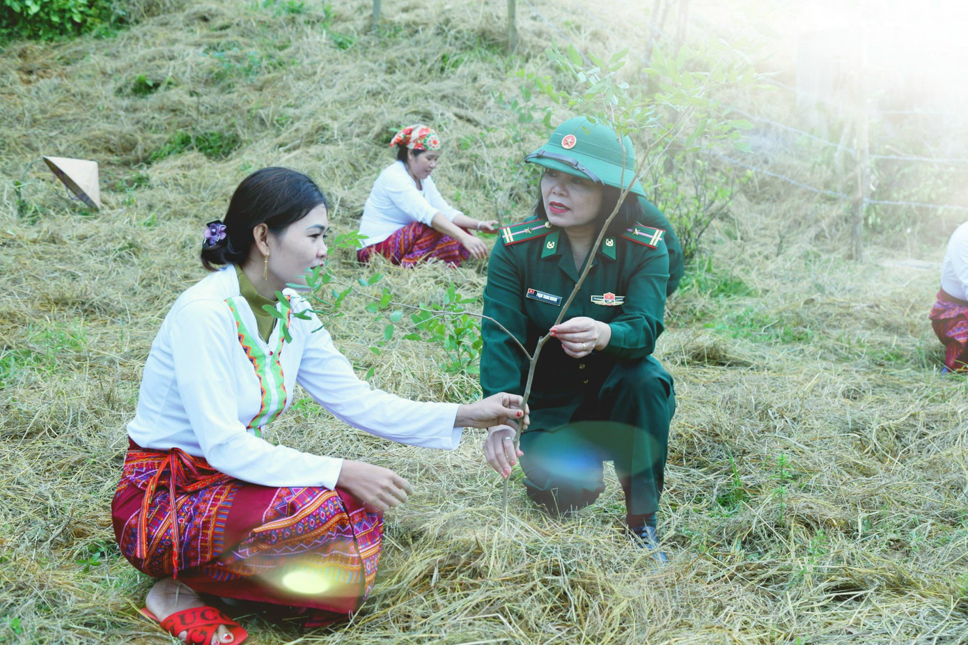 Kể từ ngày được BĐBP tỉnh Hà Tĩnh phát hiện đưa hoà nhập với xã hội, cuộc sống của bà con đã dần ổn định. Kể từ ngày được BĐBP tỉnh Hà Tĩnh phát hiện đưa hoà nhập với xã hội, cuộc sống của bà con đã dần ổn định.