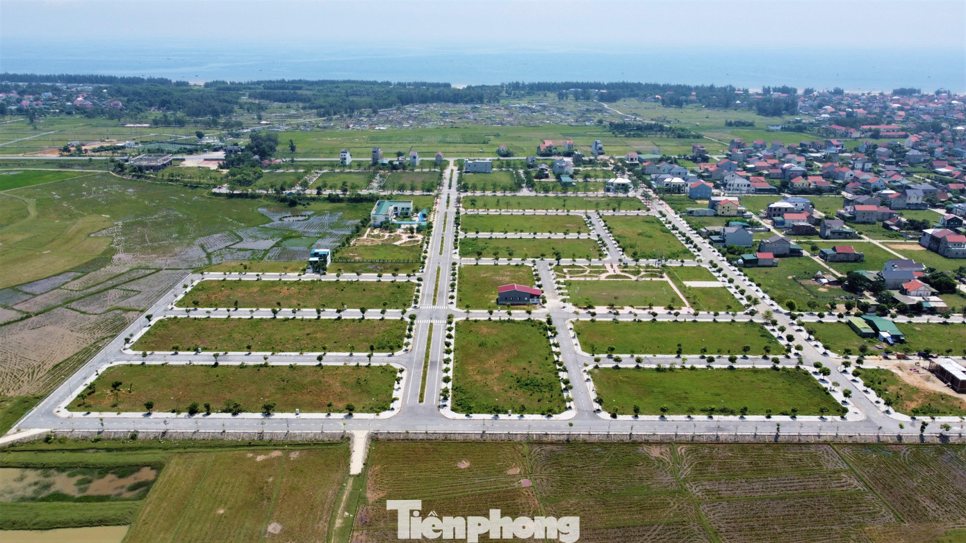 Năm 2018, UBND tỉnh Hà Tĩnh chấp thuận chủ trương đầu tư Dự án xây dựng hạ tầng khu dân cư đô thị Đông Dương tại xã Cương Gián, huyện Nghi Xuân. Dự án do Công ty Cổ phần Đầu tư xây dựng và phát triển Đông Dương làm chủ đầu tư.